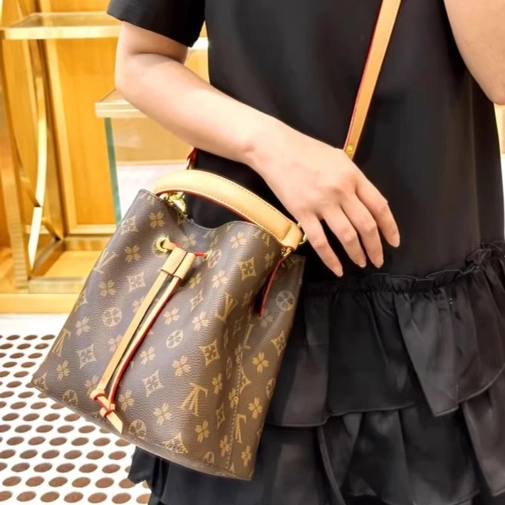 【小蜂高定】轻奢女包原标芯片版L水桶包经典老花V真皮单肩斜挎手提