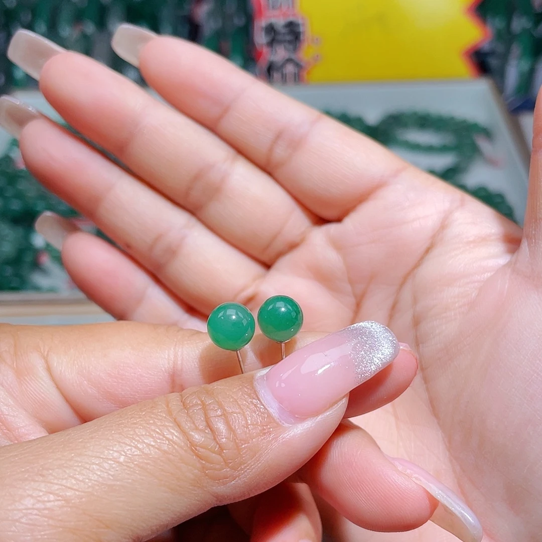 石英质玉（非洲翠）银S925镶嵌耳钉