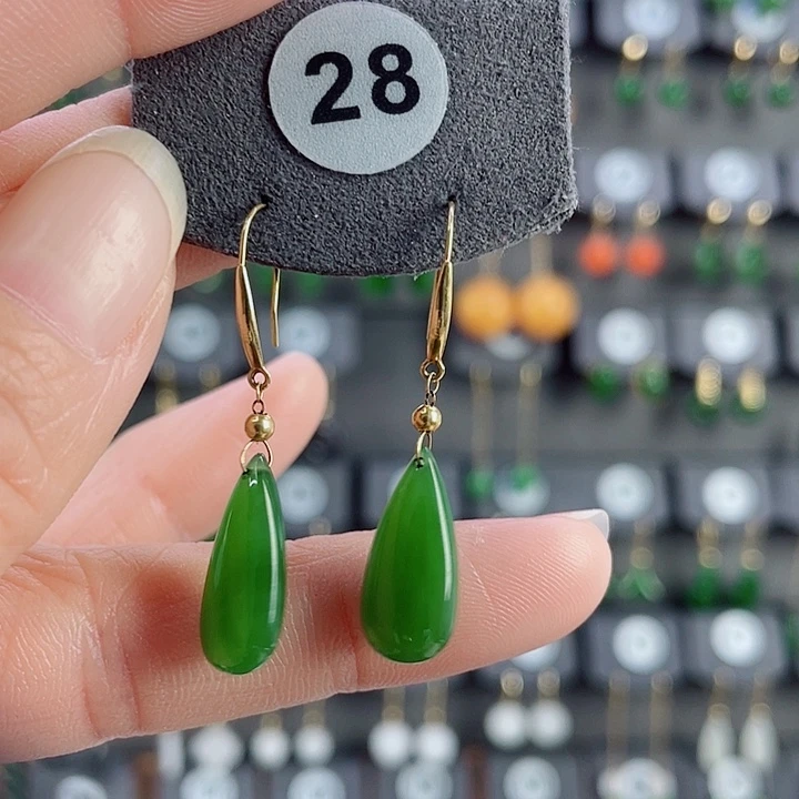 18K金镶嵌和田玉耳饰