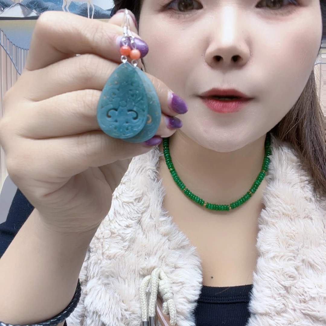 翡翠未镶嵌颈饰耳坠