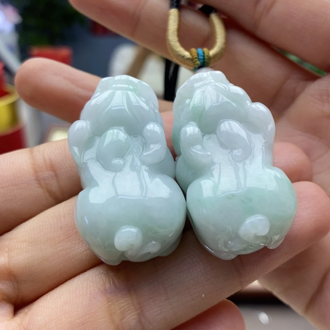 佛***莲颈饰未镶嵌翡翠吊坠