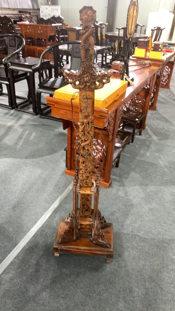 特色手工艺、木艺剑（带底座）