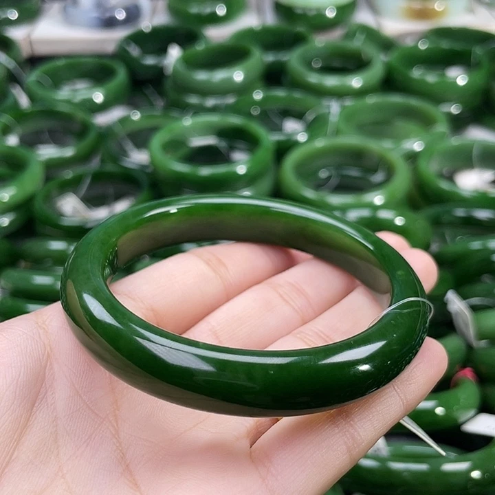 未镶嵌手镯和田玉（碧玉）
