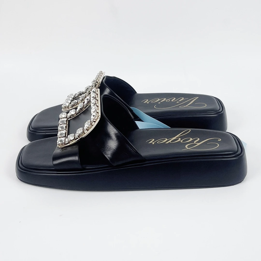 99新 Roger Vivier/罗杰·维威耶 38码 黑色 钻扣平底拖鞋lm3489