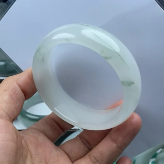 幸***花石英质玉（金丝玉）未镶嵌手镯