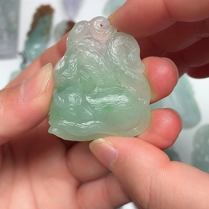 定制翡翠未镶嵌九尾狐