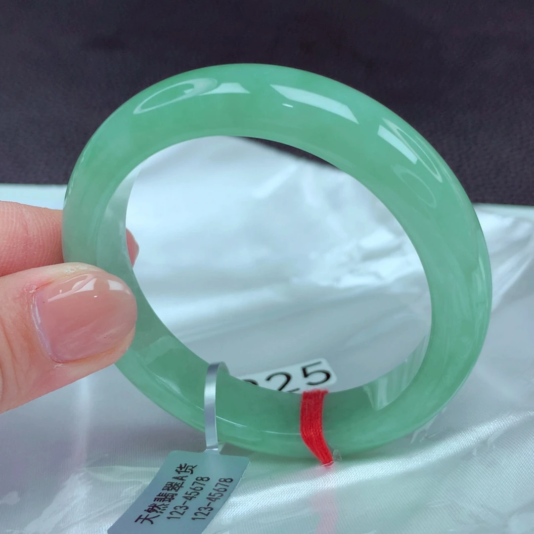 翡翠手镯未镶嵌手镯88