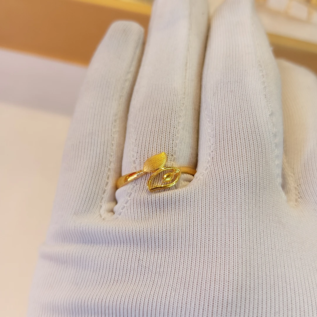 合金手镯 قاپلىما ئالتۇن ئۈزۈك ئالتۇن 0.12گىرام كۆمۈش 1.04