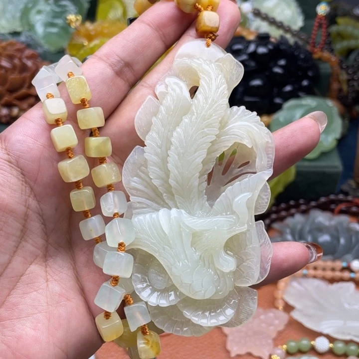 未镶嵌蛇纹石玉颈饰