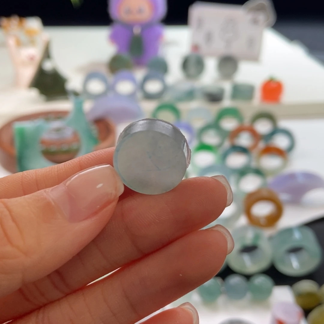 未镶嵌定制翡翠冰蓝小戒心