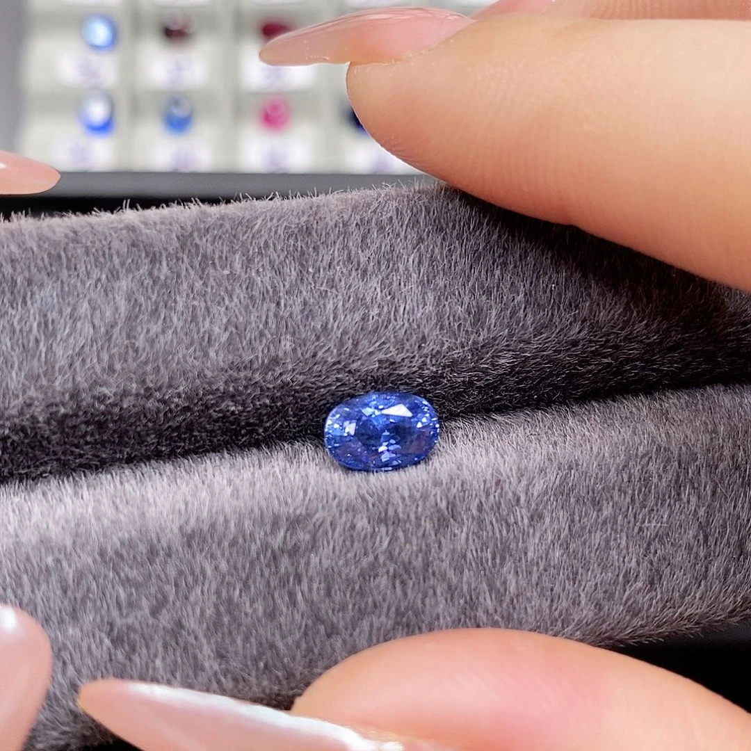 蓝宝石裸石未镶嵌无烧矢车菊VB火彩斯里兰卡2号1.58ct