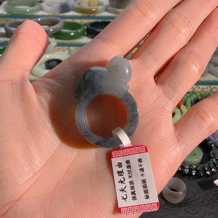 未镶嵌戒圈和田玉青花趴趴猫