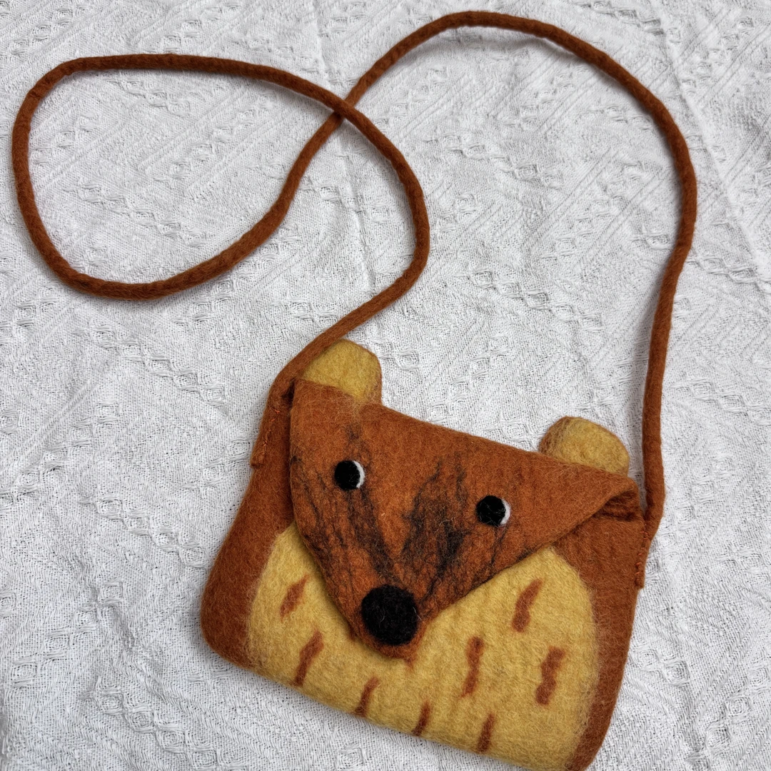 毛绒手提休闲百搭小众斜跨纯手工小包包单肩女士秋冬包包卡通