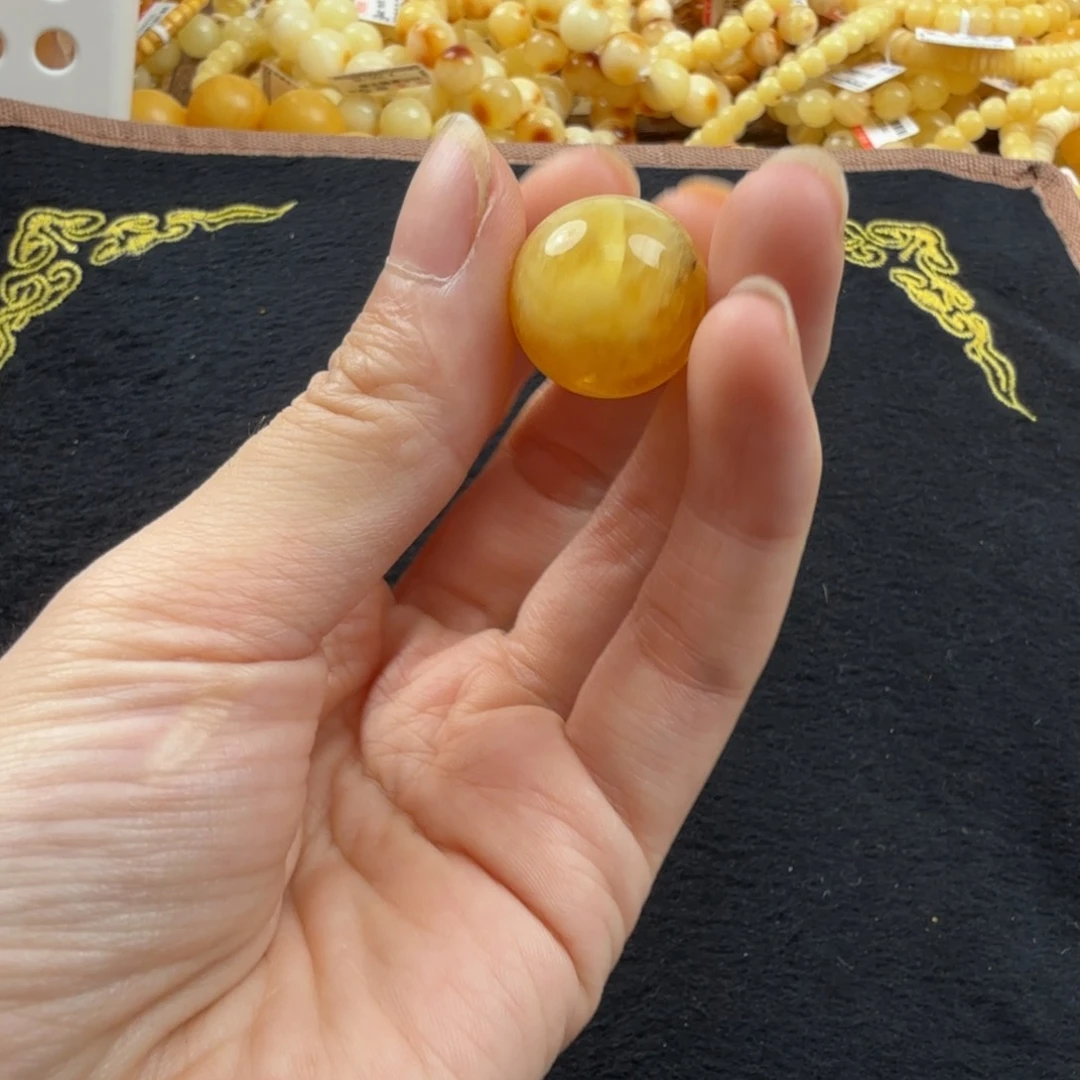 未镶嵌琥珀珠宝奇石
