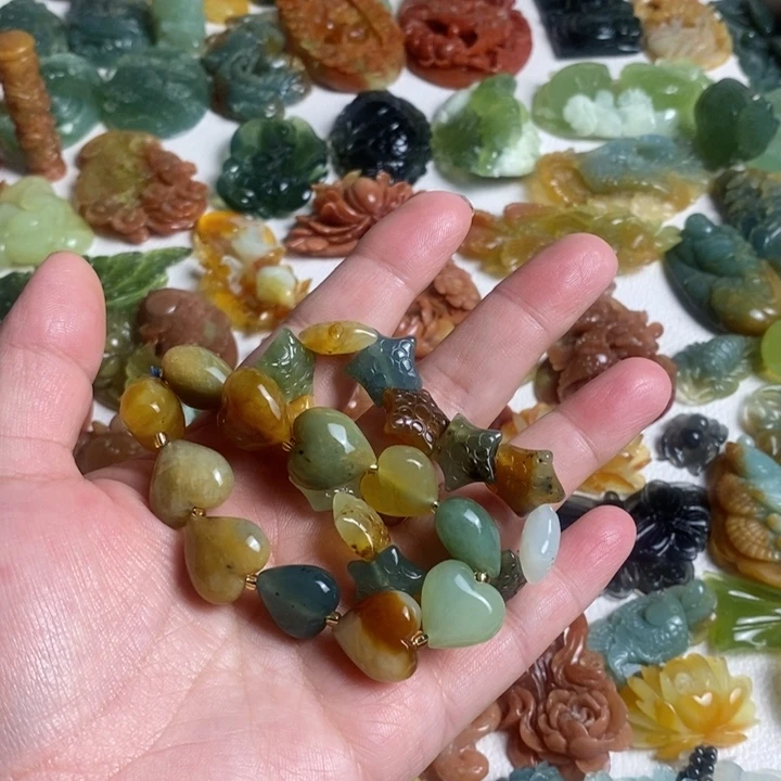 蛇纹石玉颈饰未镶嵌幸**神