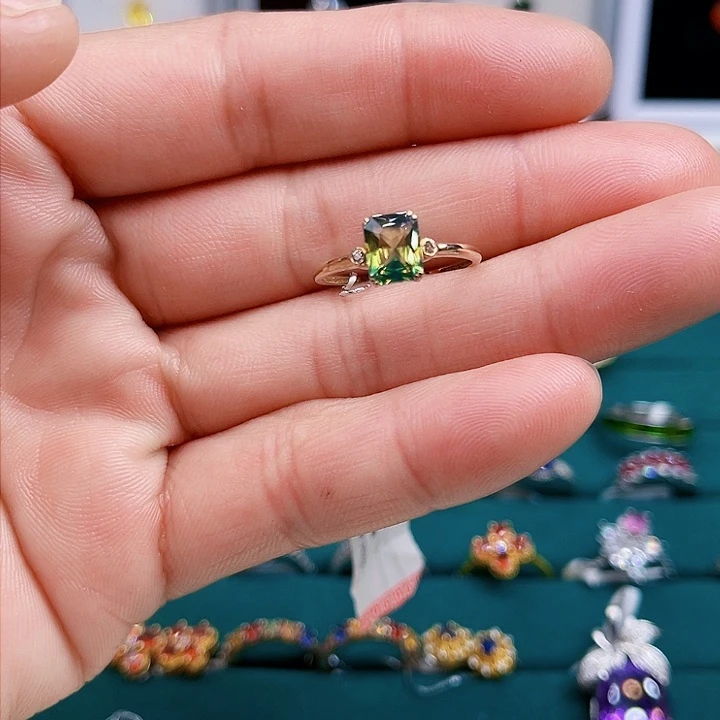 蓝宝石戒指18K金镶嵌
