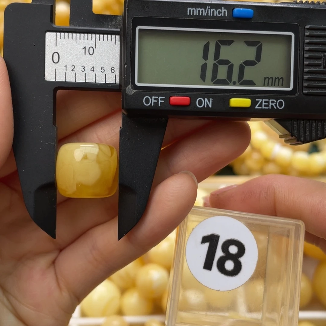 蜜蜡珠宝奇石未镶嵌