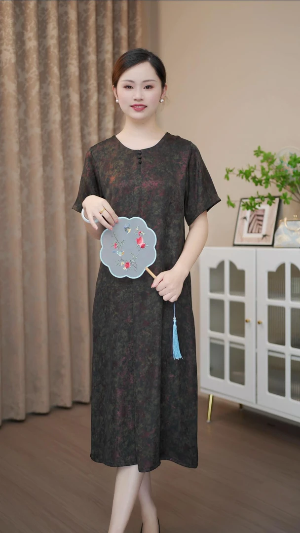 丝绸缎面气质连衣裙夏季2025新款时尚大码中老年宽松女装裙子9889