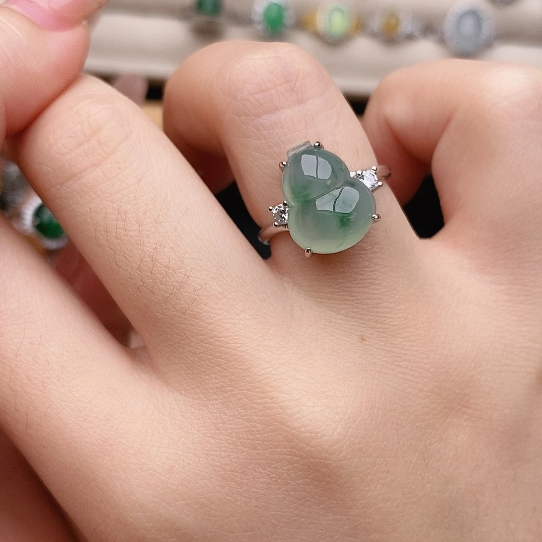 S***️翡翠银S925镶嵌戒指