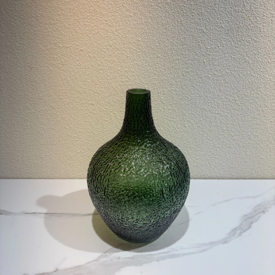 【拉萨发货】精心设计款花瓶 大小选择尖嘴款