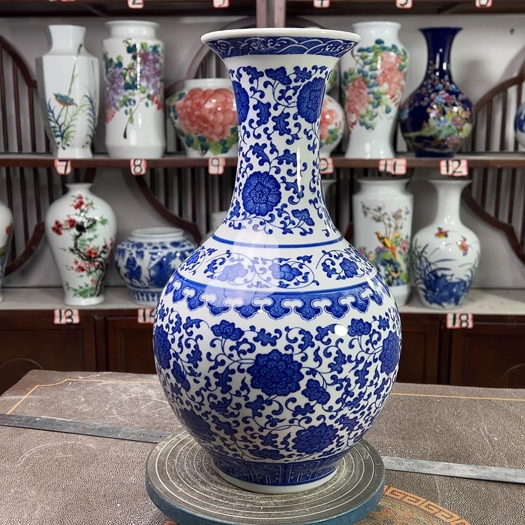 陶摆件景德镇陶瓷缠枝