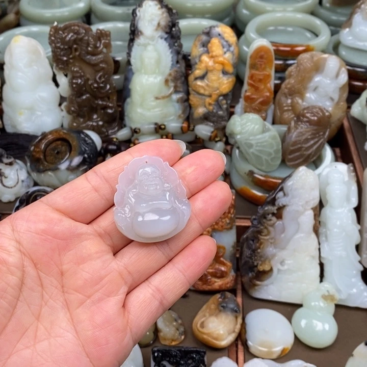 和田玉未镶嵌颈饰