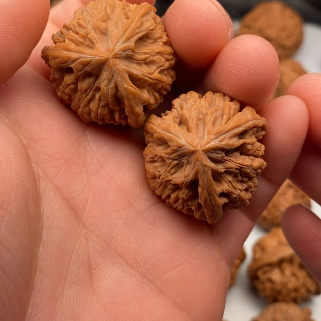 文玩核桃把件32三棱