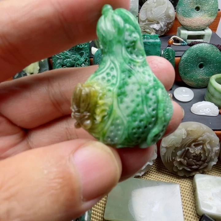 独山玉未镶嵌珠宝半成品