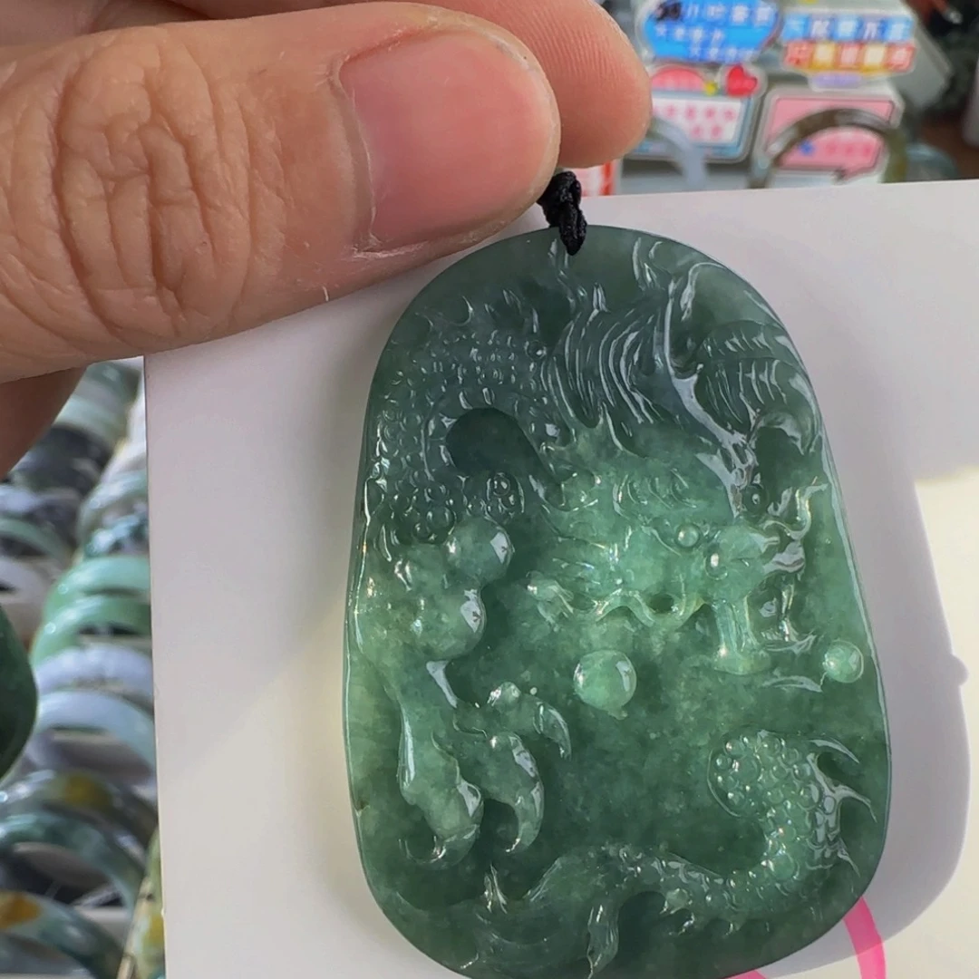 颈饰未镶嵌翡翠老坑