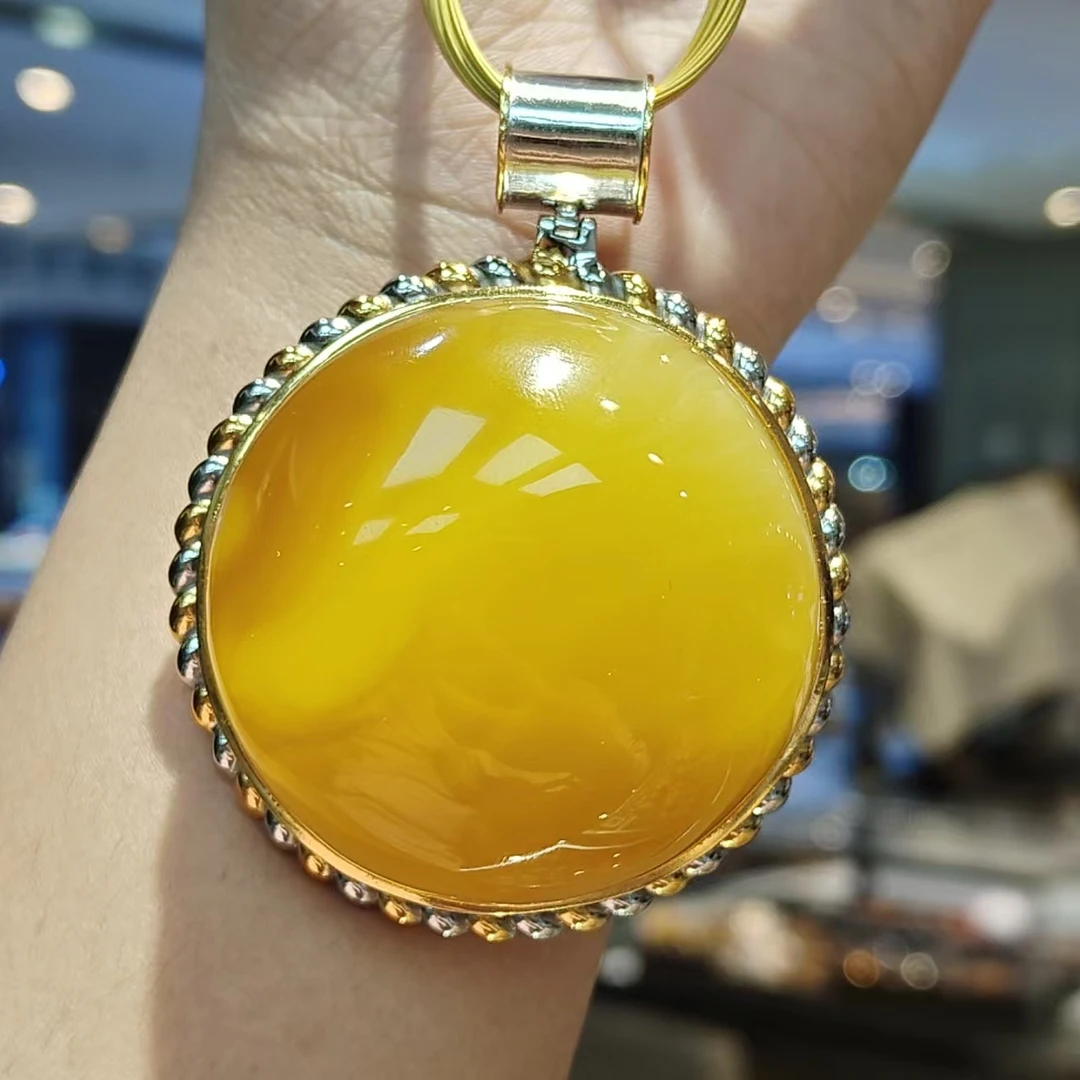 蜜蜡吊坠 银镶天然琥珀鸡油黄精美百搭女款吊坠