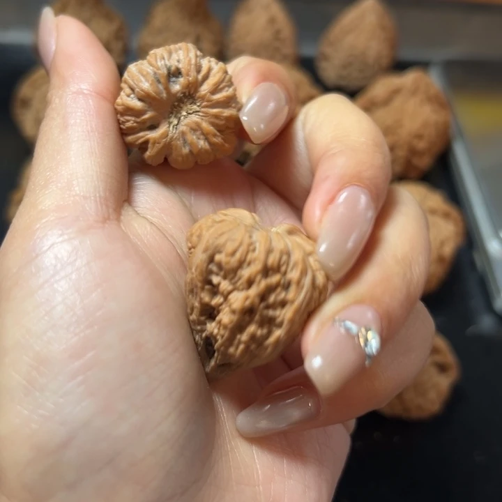 瀟***泽吊坠文玩核桃塔尖佛肚