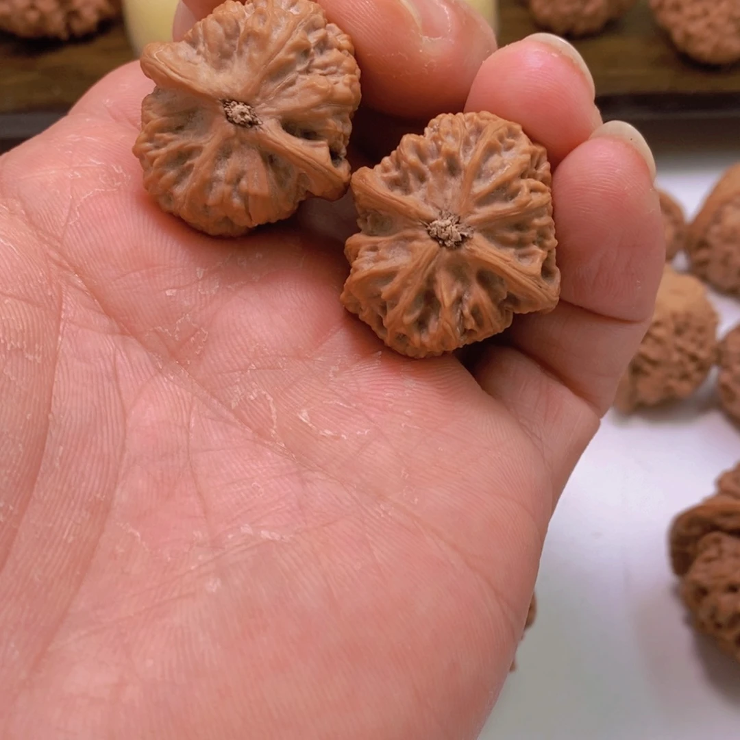 文玩核桃吊坠让**眠文玩核桃