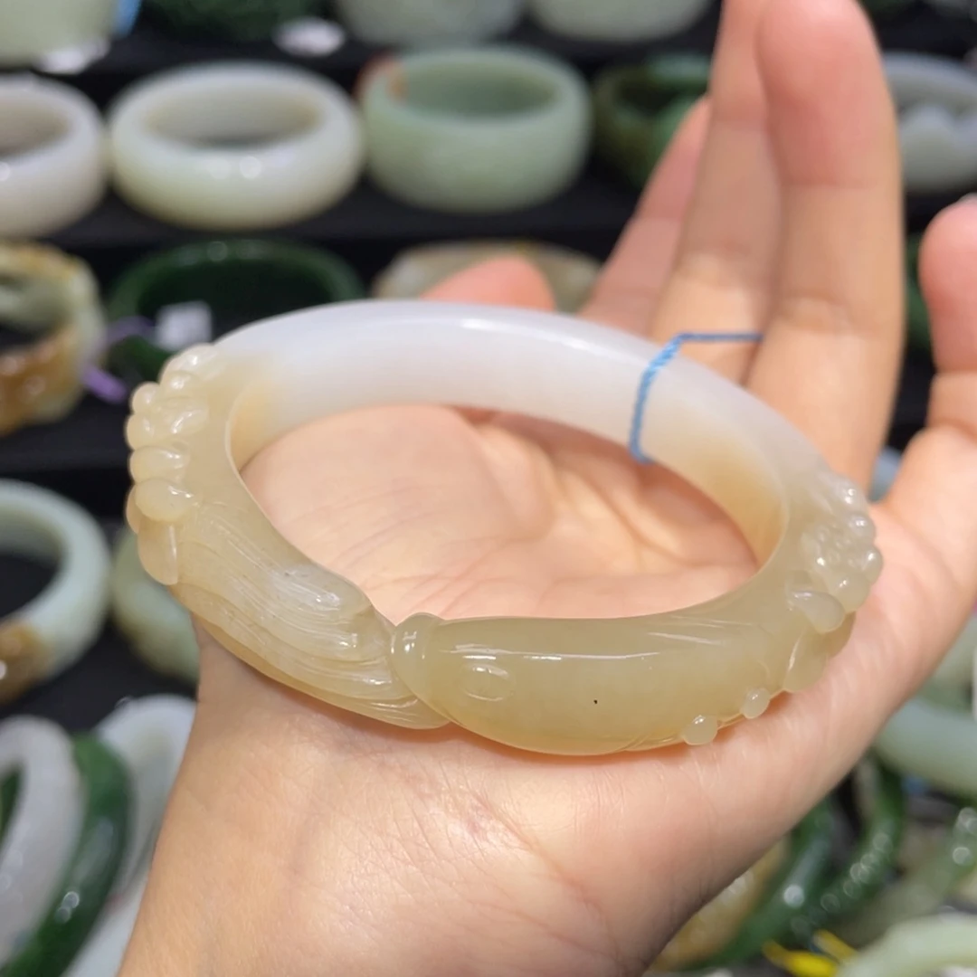 未镶嵌手镯和田玉96