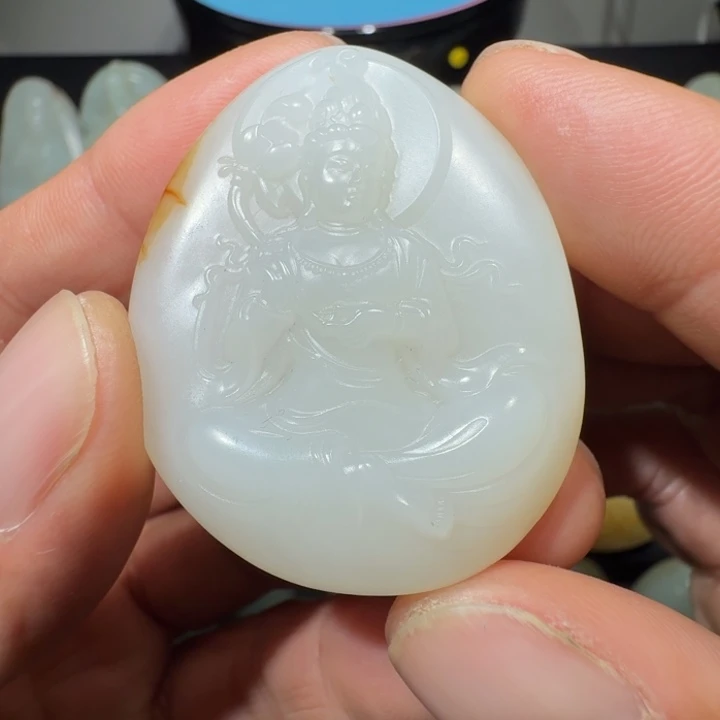 颈饰未镶嵌和田玉魏****?