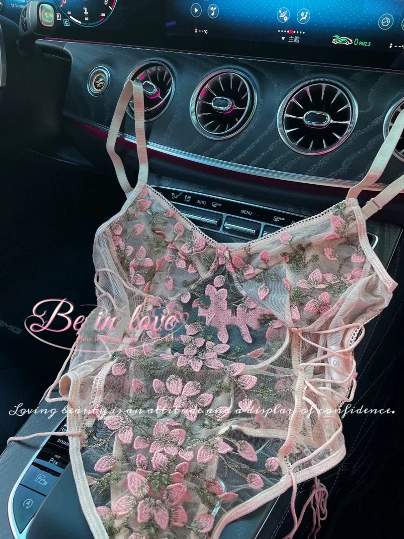 密恋【花漾甜心】纯欲花朵紧身性感背心绑带法式吊带