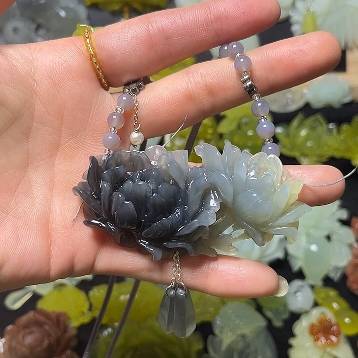 蛇纹石玉未镶嵌颈饰