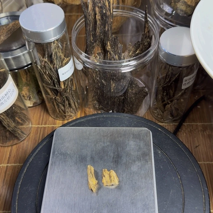 沉香沉香枕百年虎斑棋0.6克