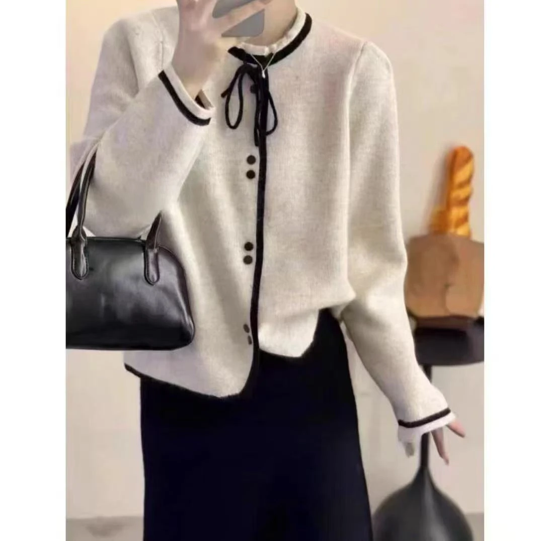 女圆领长袖常规袖开衫款休闲风纯色毛针织衫2219