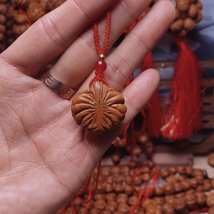 桃核吊坠龙纹桃枭