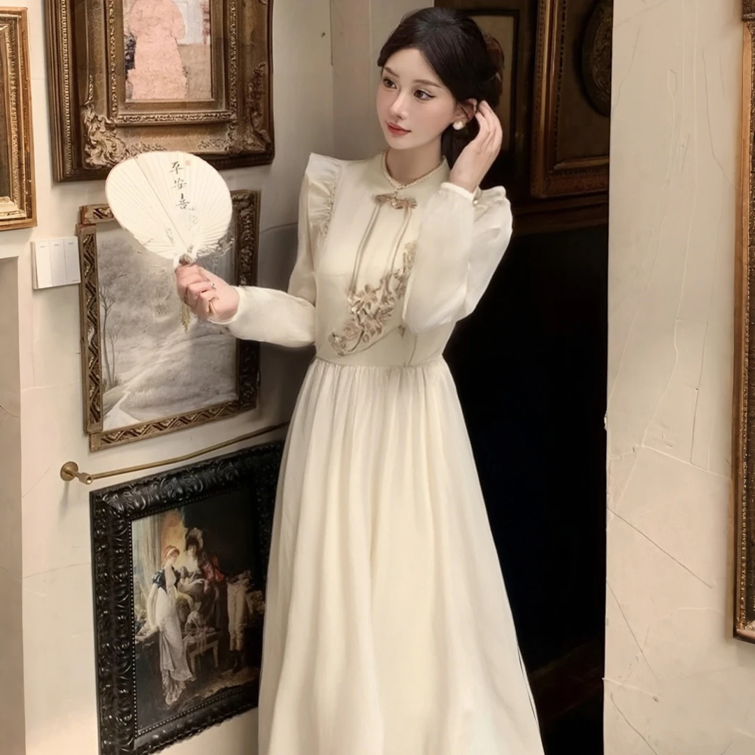 A【有里布】2025新款春季复古长袖连衣裙国风米白色收腰裙子女D0414