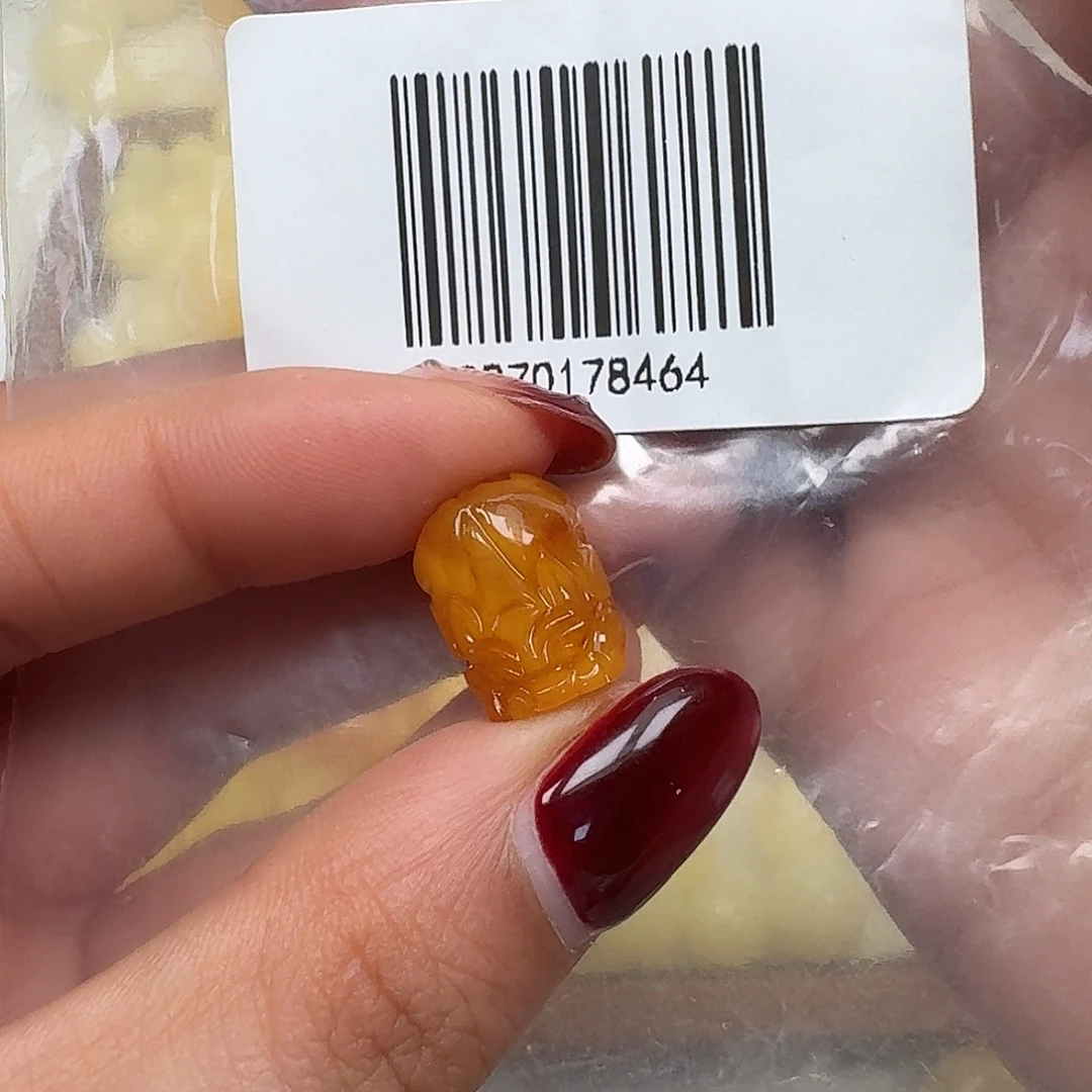 琥珀未镶嵌裸石悠悠