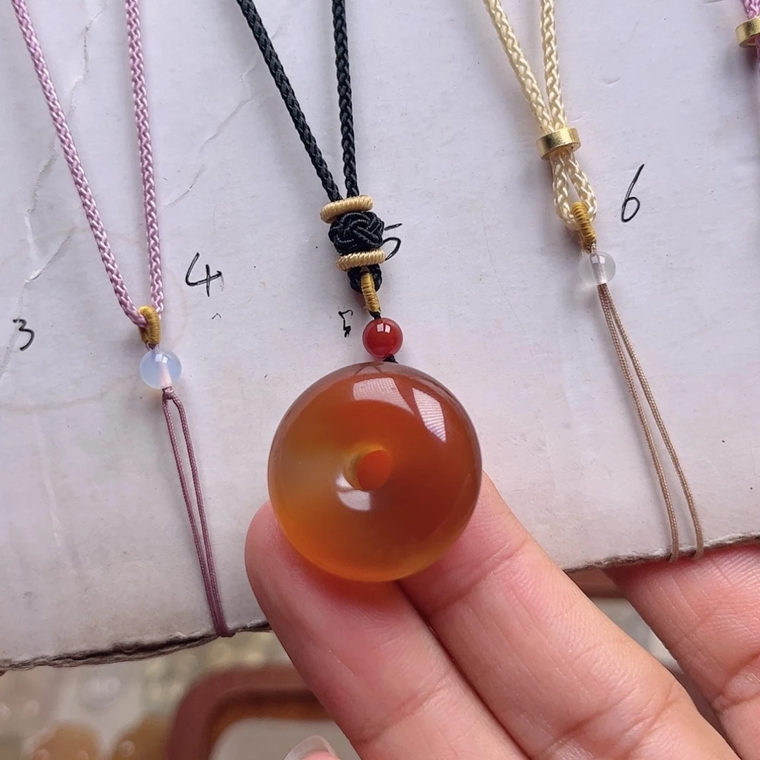 胡***丁玛瑙/玉髓颈饰未镶嵌