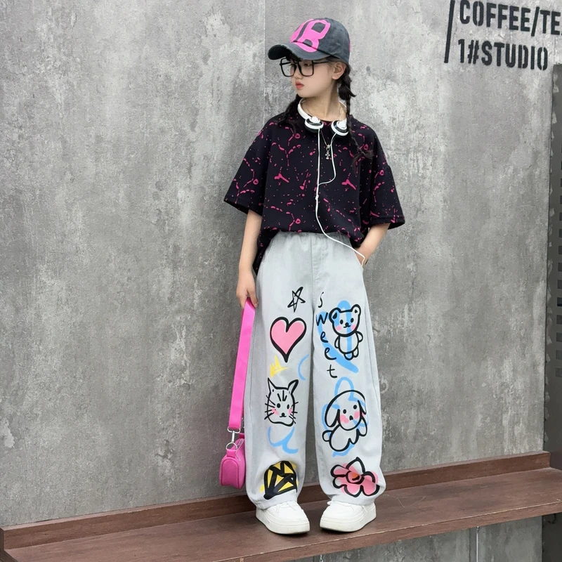 韩版女童套装夏装2025新款洋气时尚宽松烧花上衣涂鸦牛仔裤套装