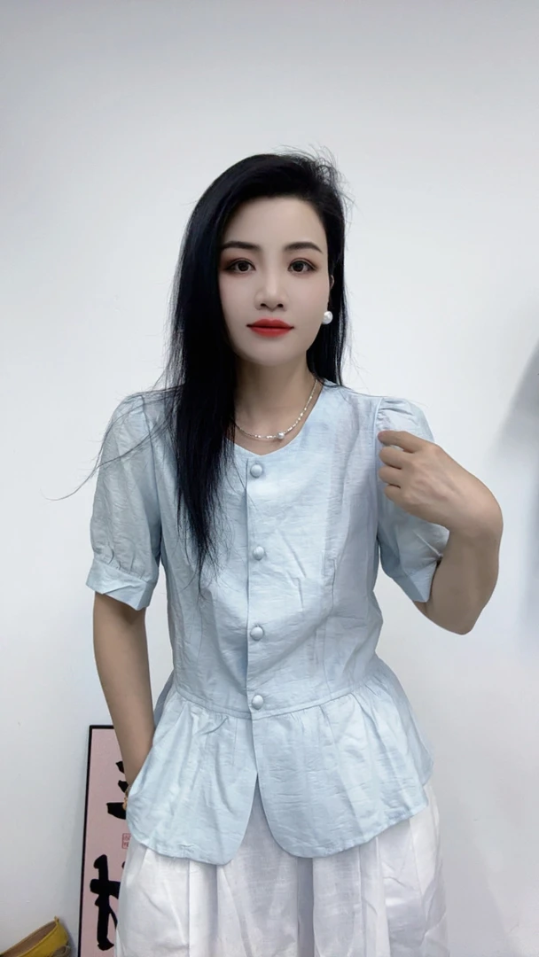 夏季新款时尚洋气显瘦百搭上衣圆领荷叶边纯色单排扣短袖衬衫女