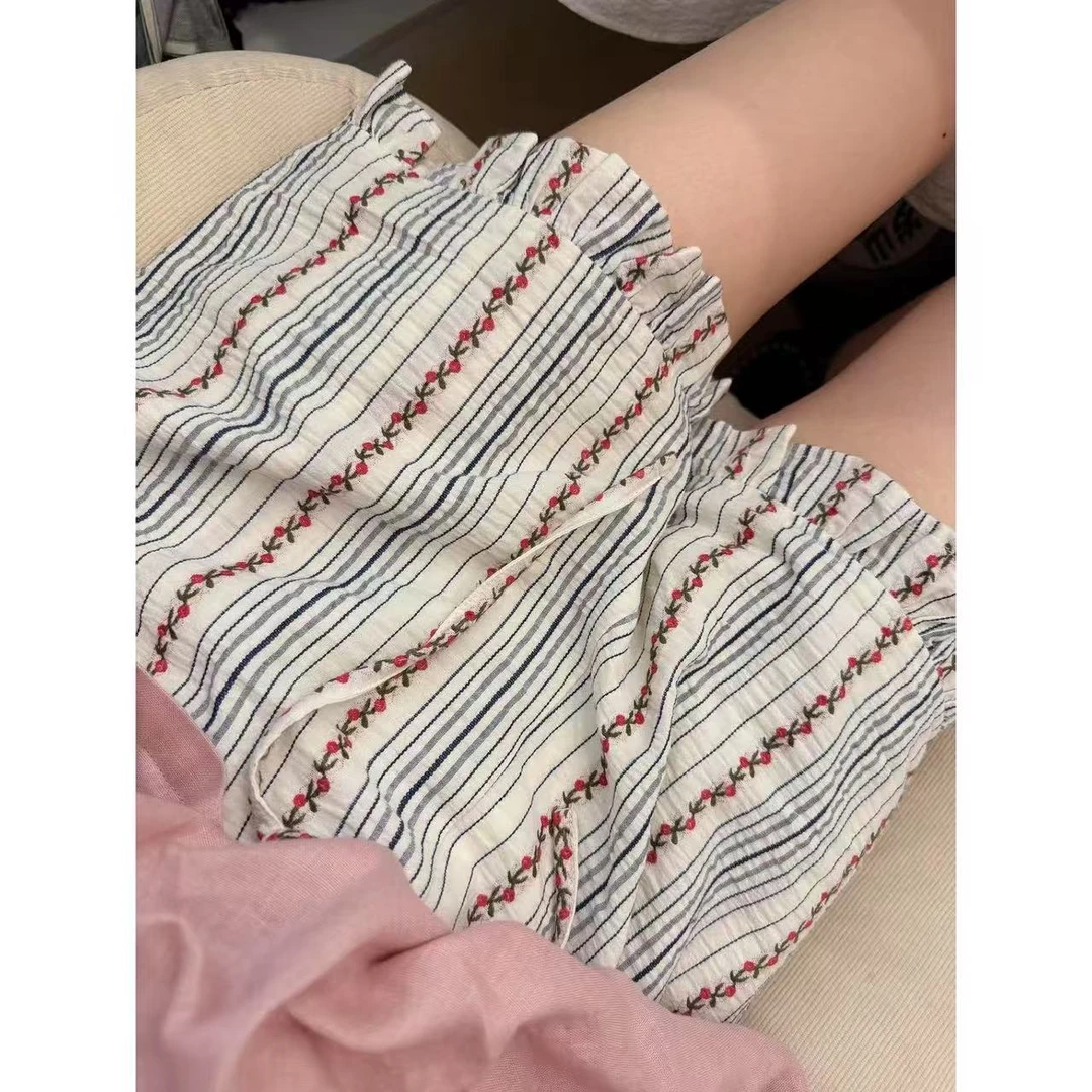 TOMATO-新款韩系刺绣木耳边抽绳短裤#6828