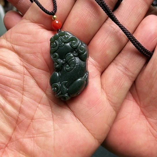 和田玉吊坠未镶嵌