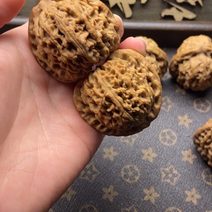 桃核把件（****）南疆石文玩核桃