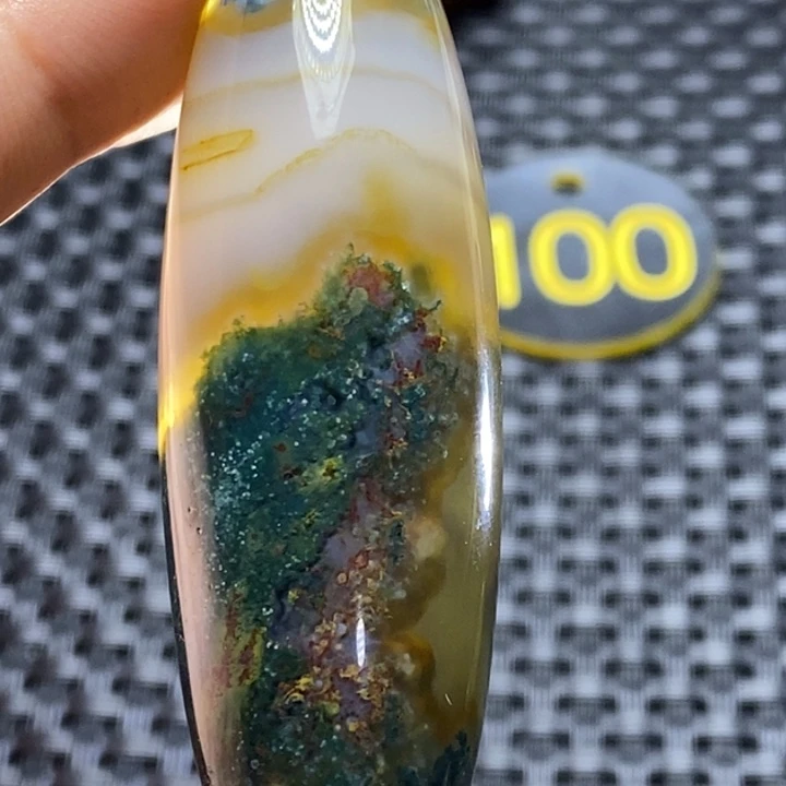 栋***栋未镶嵌颈饰玛瑙/玉髓