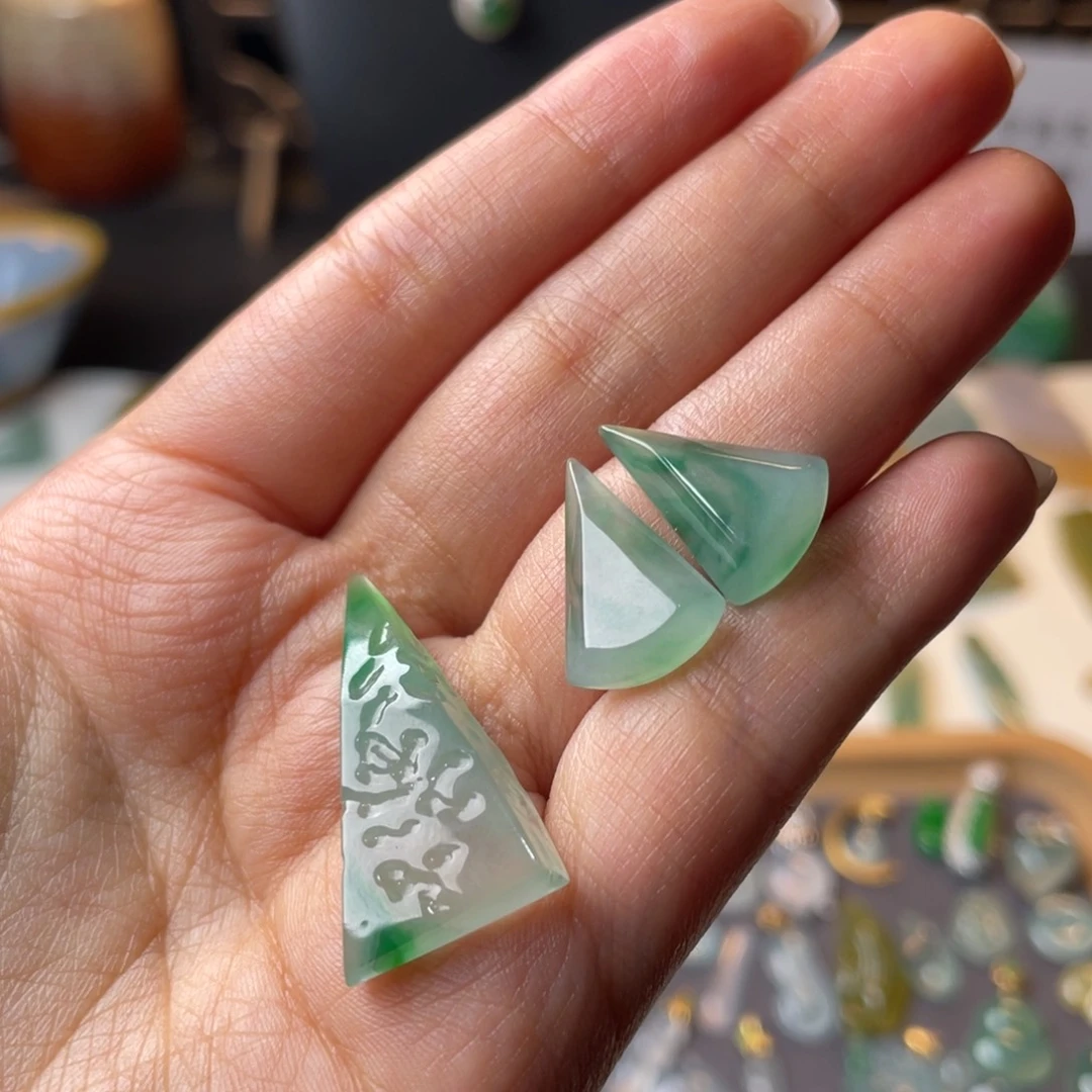 未镶嵌定制翡翠向****?裸石