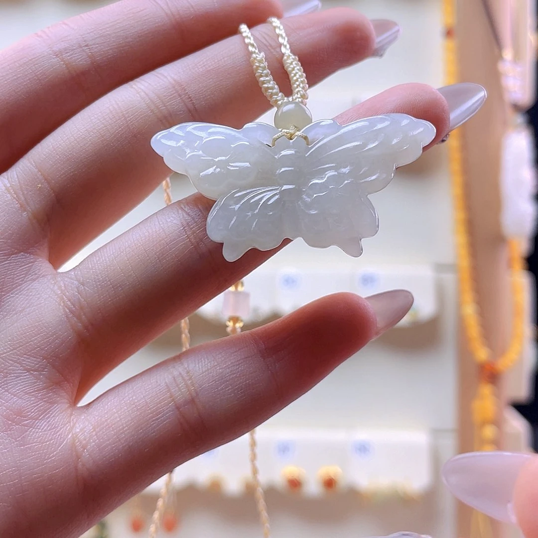 和田玉吊坠(赠链)未镶嵌招*呀